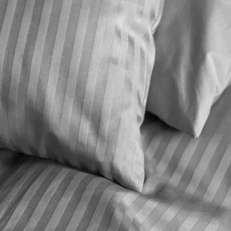 Örngott Pearl Grå Satin Randigt 50x60 Classic Textile Örngott Pearl Grå Satin Randigt 50x60 Classic Textile