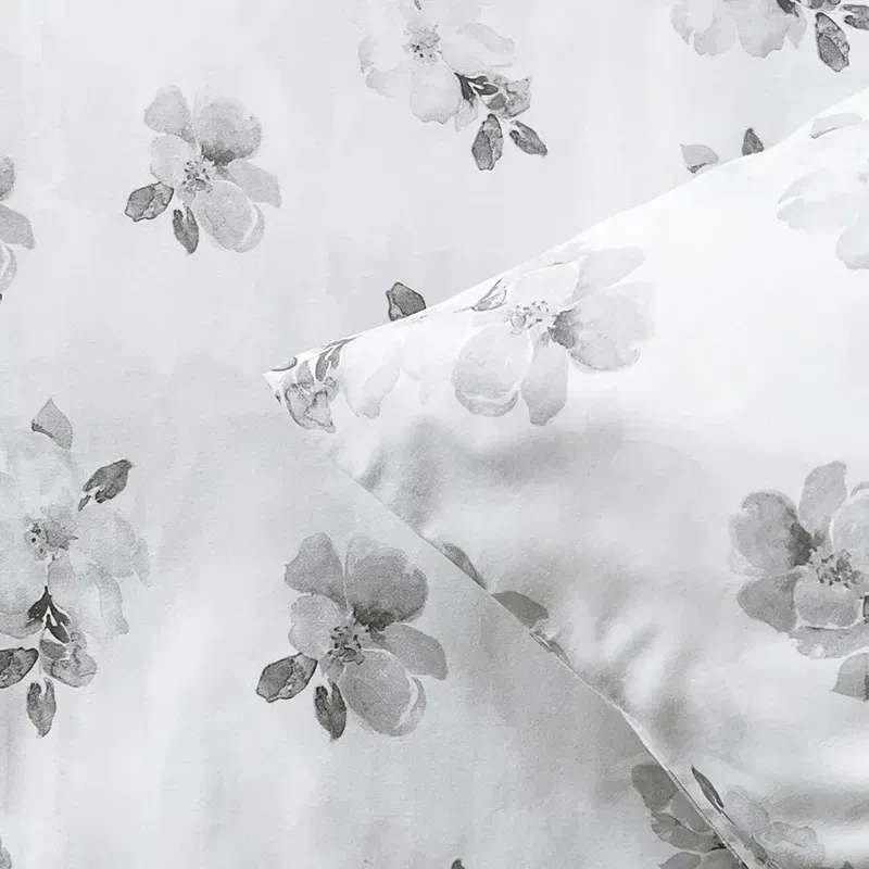 Örngott Mona Ljusgrå/Vit Satin Blommigt 50x60 Classic Textile eiFBi6LGbSBJi8c1738917779