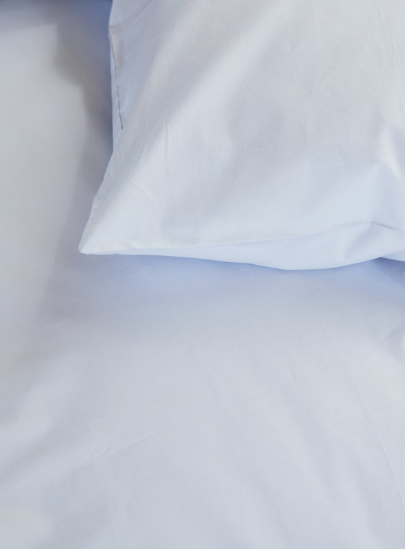 Fryd_Percale_Bambusviskose_Lys_Blå_Close_miljø