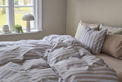 Sanna Multi Randigt Microfiber Bäddset Enkeltäcke 150x210 Borganäs of Sweden