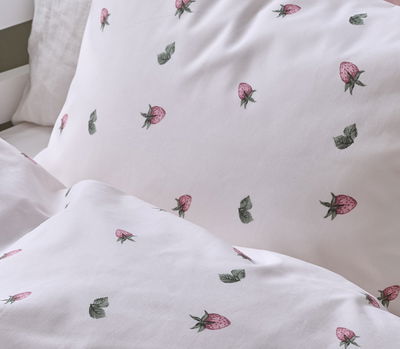 Jordgubbsdröm Rosa Bäddset Enkeltäcke 150x210 Borganäs of Sweden