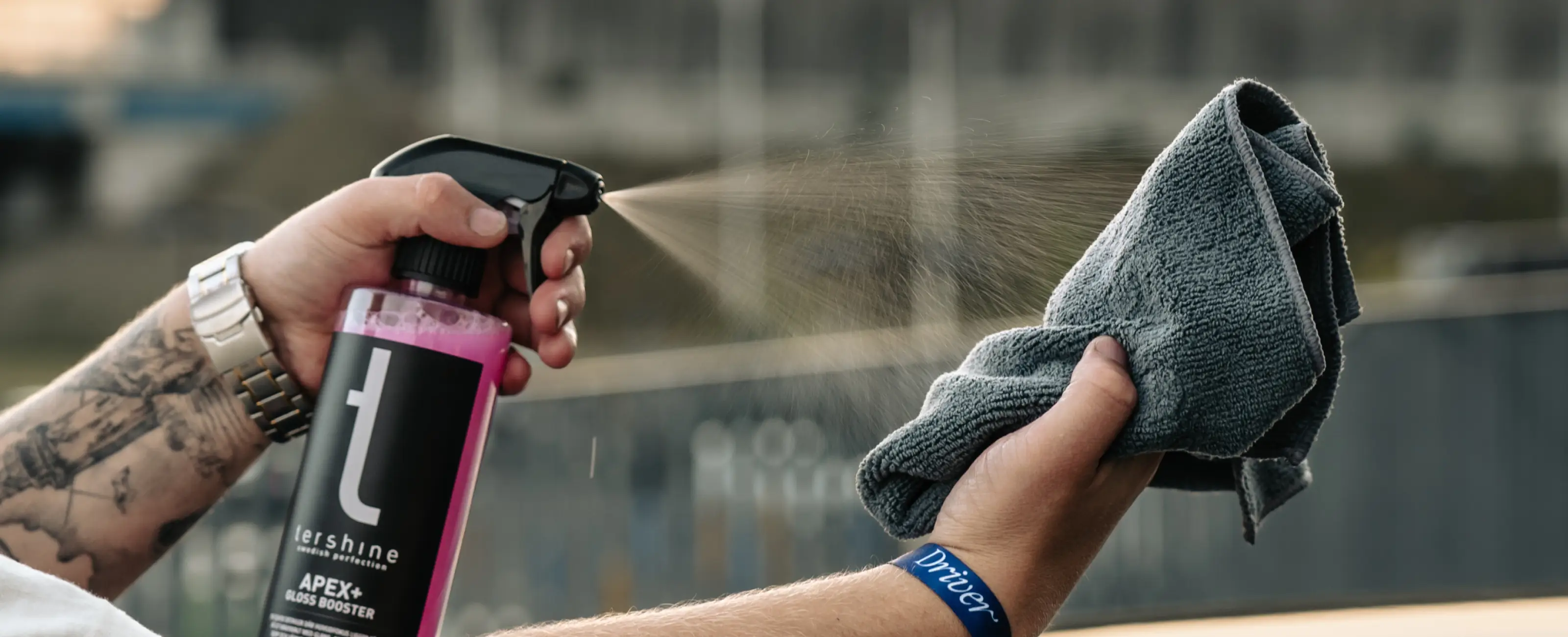 Bilvårdsprodukter för exteriören av ditt fordon – enkla att använda och ger dig ett professionellt resultat hemma!