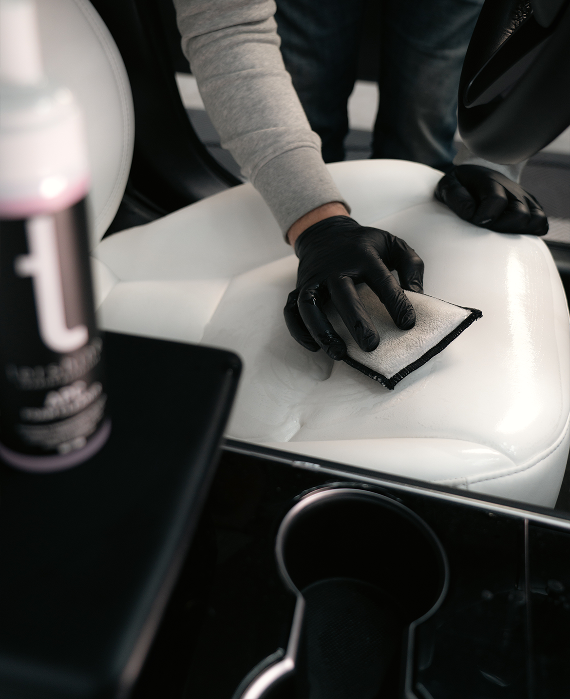 Borstar, penslar och svampar - interiörrengöringen blir enklare med rätt verktyg!