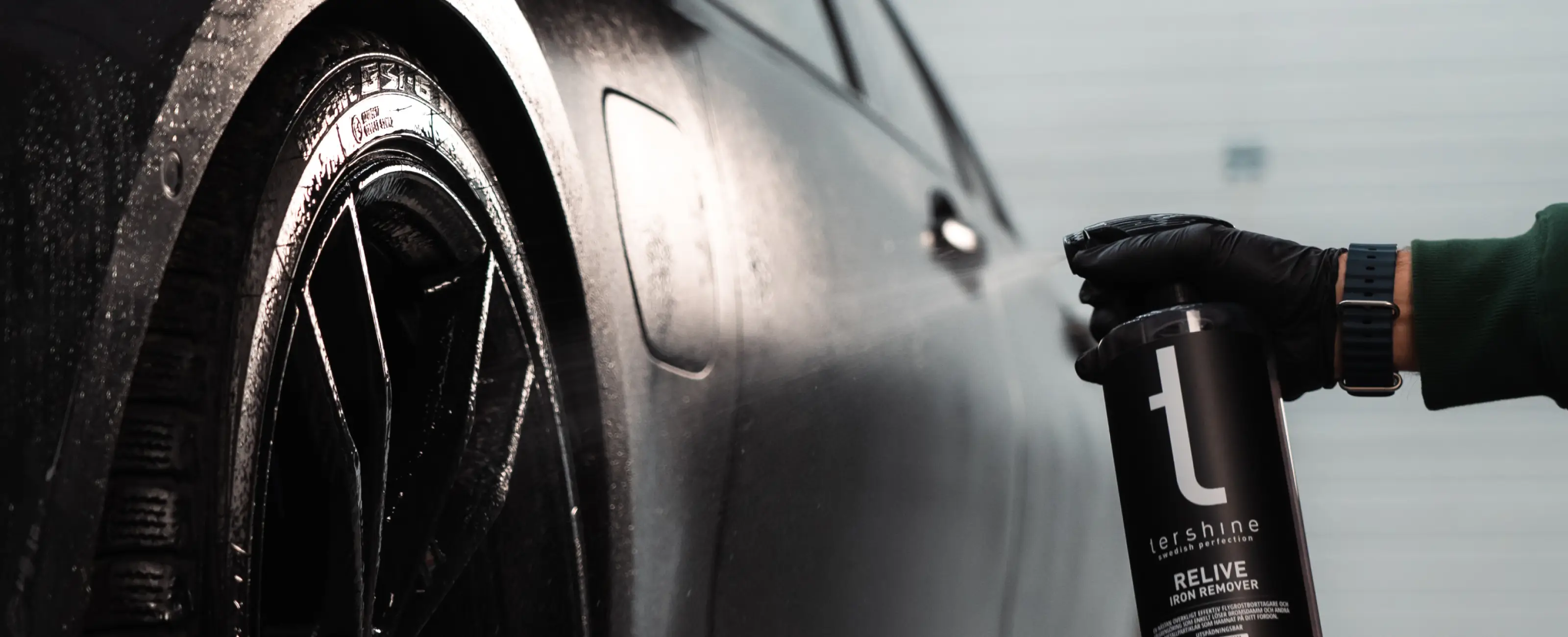 Produkter för att ta bort bromsdamm och gula prickar från fälgar och lack