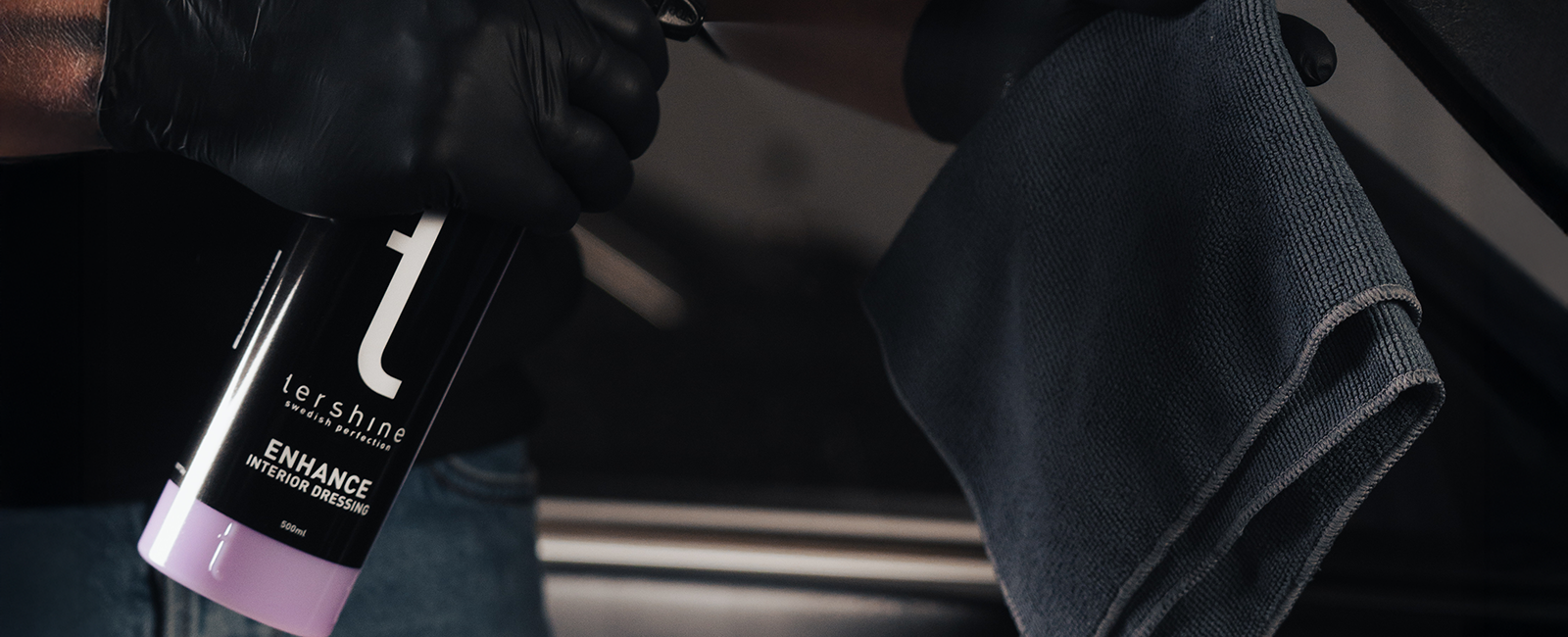 Produkter för att återställa och skydda plast- & vinyldetaljer på interiören