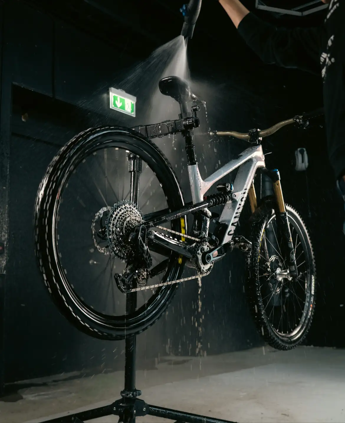 Märkningsfria och biologiskt nedbrytbara rengöringsprodukter för cykel – fria från PFAS och ftalater