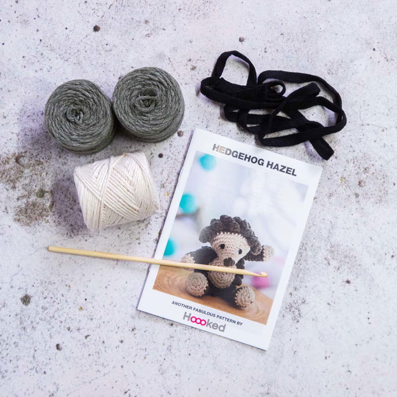 Innehåll DIY-Kit Amigurumi Hedgehog Hazel Hooked