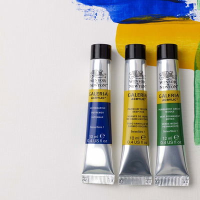 Tre tuber Winsor & Newton Galeria Acrylic 12 ml med målade färger