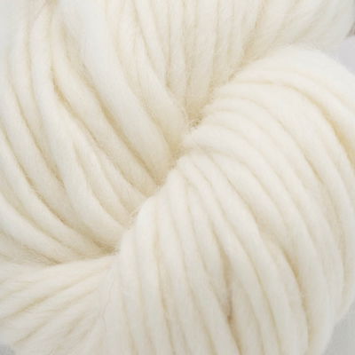 Lovikkagarn Naturvit 100 g Lovikkagarn Naturvit 100 g i lösspunnen ull för stickning av Lovikkavantar och varma plagg