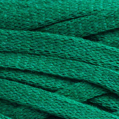 Närbild på garnet Golf Green i färgen grön ur serien Ribbon Blandgarn av Svarta Fåret