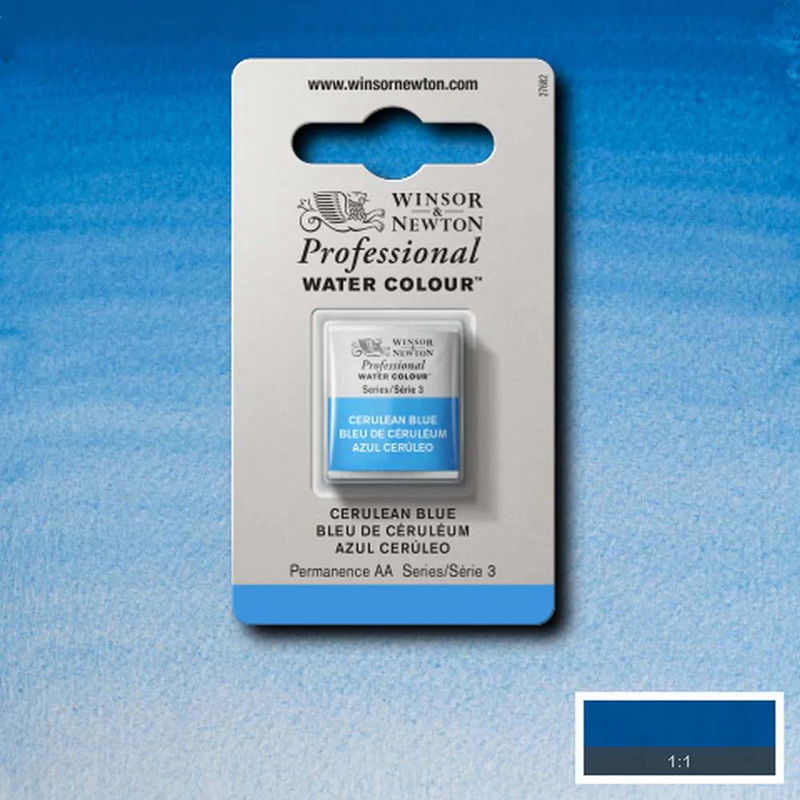 Winsor & Newton Professional Water Colour Cerulean Blue i halvkopp som visas mot målad bakgrund i samma färg.