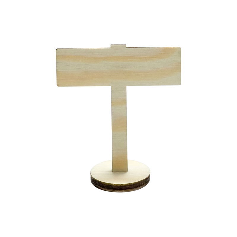 Miniatyrskylt i furu med rund fot, 7 cm hög
