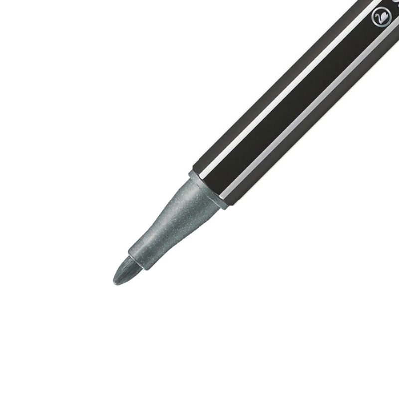 Närbild på fiberspetspenna Stabilo Pen 68 Silver