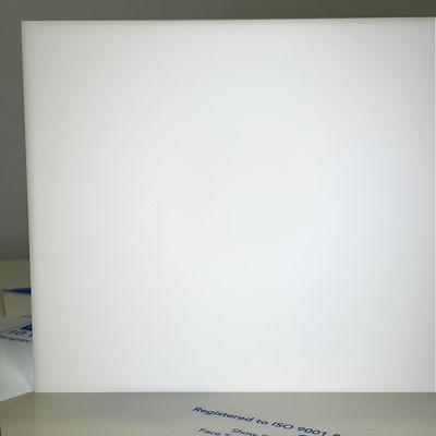 Opal lysande akryl med ljuskälla bakom akrylen