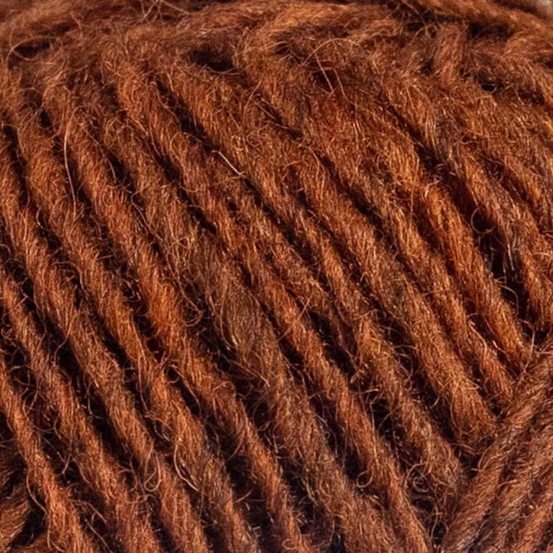 Närbild på Léttlopi ullgarn i färgen Rust Heather, 50 g nystan av 100 % ny isländsk ull