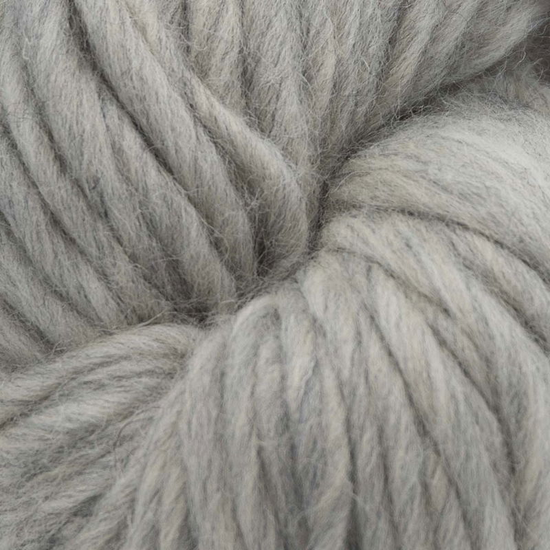 Lovikkagarn Grått 100 g Lovikkagarn Grå 100 g i lösspunnen ull för stickning av Lovikkavantar och varma plagg