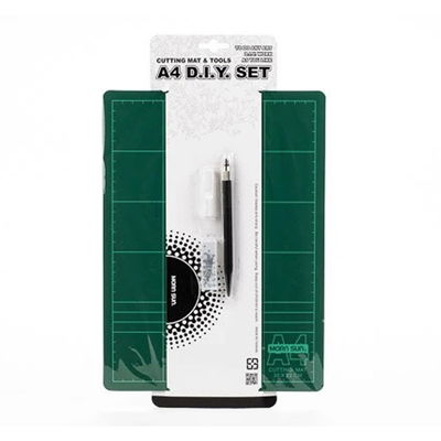 Paket med skärmatta och hobbykniv samt extra blad