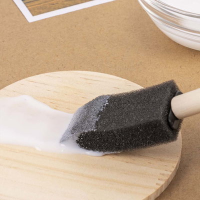 Skollim som appliceras med skumpensel