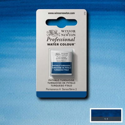 Winsor & Newton Professional Water Colour Phthalo Turquoise i halvkopp som visas mot målad bakgrund i samma färg.