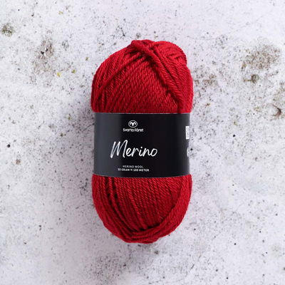 Svarta Fåret Merinogarn Ruby Rapture 50 g nystan av mjuk merinoull