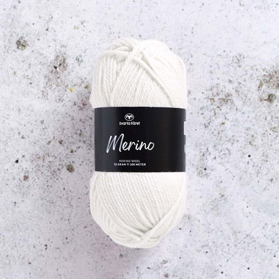 Svarta Fåret Merinogarn Snow White 50 g nystan av mjuk merinoull