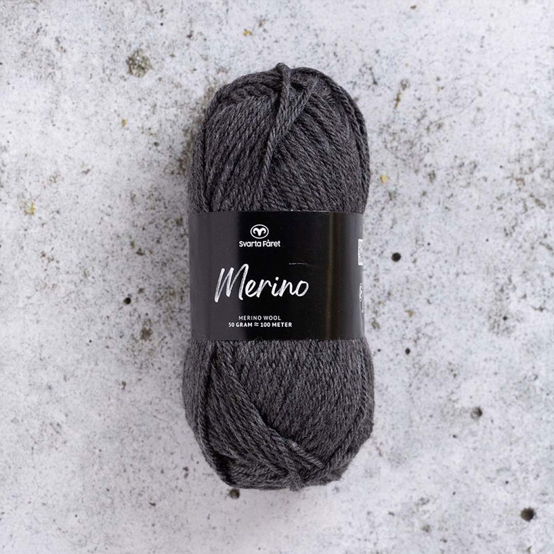 Svarta Fåret Merinogarn Shepherd's Grey 50 g nystan av mjuk merinoull