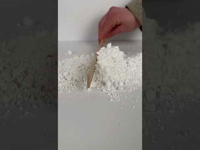 Video som visar hur marmorpulver ser ut