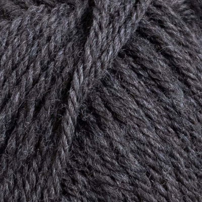 Närbild på Svarta Fåret Merinogarn Shepherd's Grey, obehandlad merinoull i 50 g nystan