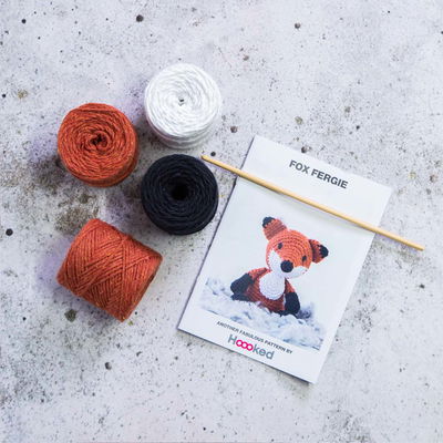 Innehåll DIY-Kit Amigurumi Fox Fergie