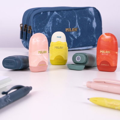 Pennvässare med radergummi 2-i-1 design