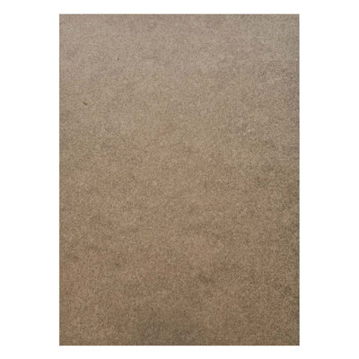 MDF-skiva 2,5 mm A3 sett rakt framifrån med slät träfiberyta