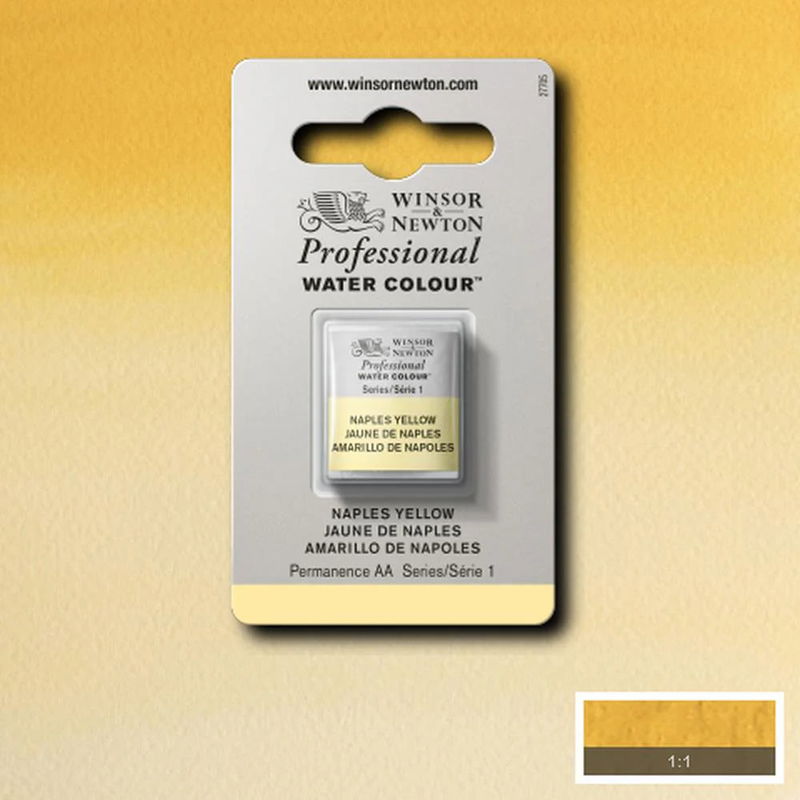 Winsor & Newton Professional Water Colour Naples Yellow i halvkopp som visas mot målad bakgrund i samma färg.