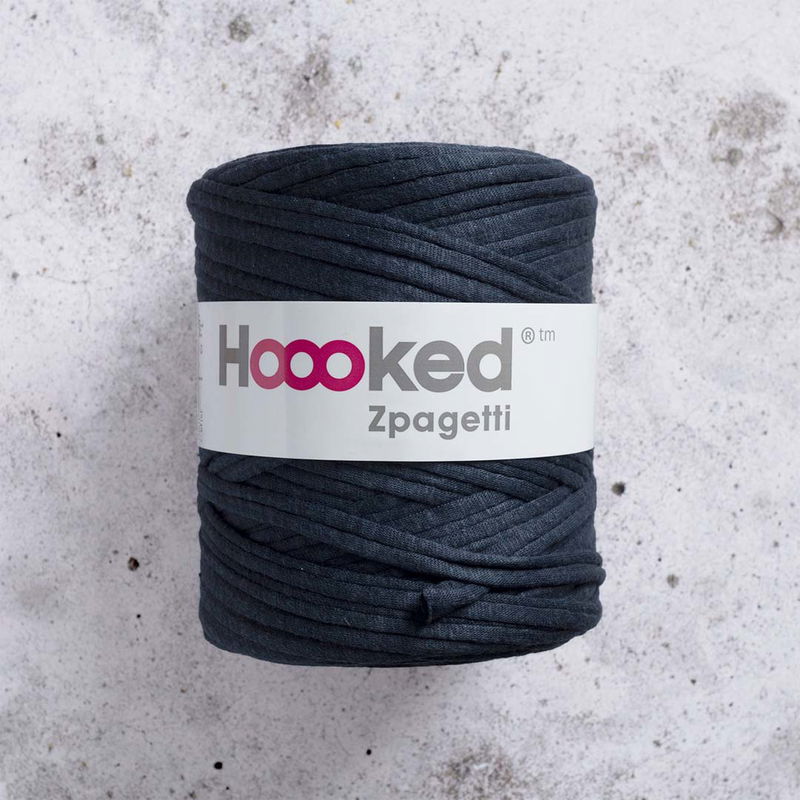 T-shirtgarn Zpagetti mörkblå. Extra tjockt trikågarn av 100% återvunnen textil