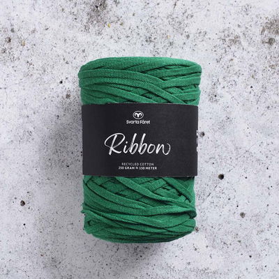 Ribbon Blandgarn, tubgarn, i färgen Golf Green från Svarta fåret