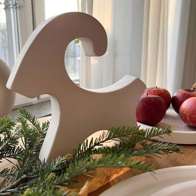 Julbock i vinterdekoration