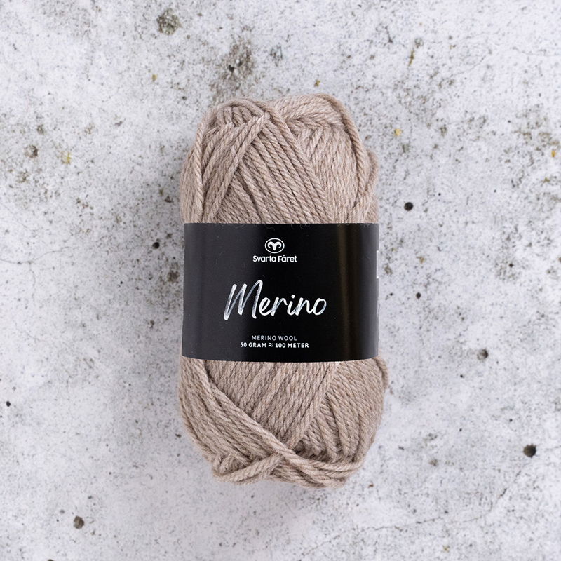 Svarta Fåret Merinogarn Pure Shores 50 g nystan av mjuk merinoull