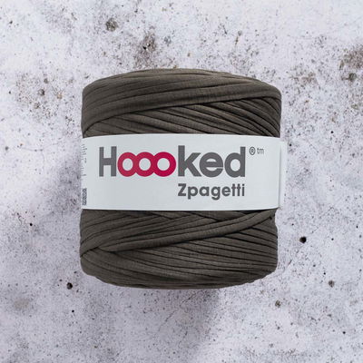 T-shirtgarn Zpagetti olivgrön. Extra tjockt trikågarn av 100% återvunnen textil