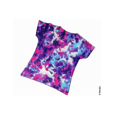 Ttie-dye t-shirt i lila, rosa och turkos med crumple-teknik.