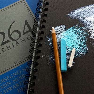 Black Drawing A4 Fabriano 1264 inspiration med pastell
