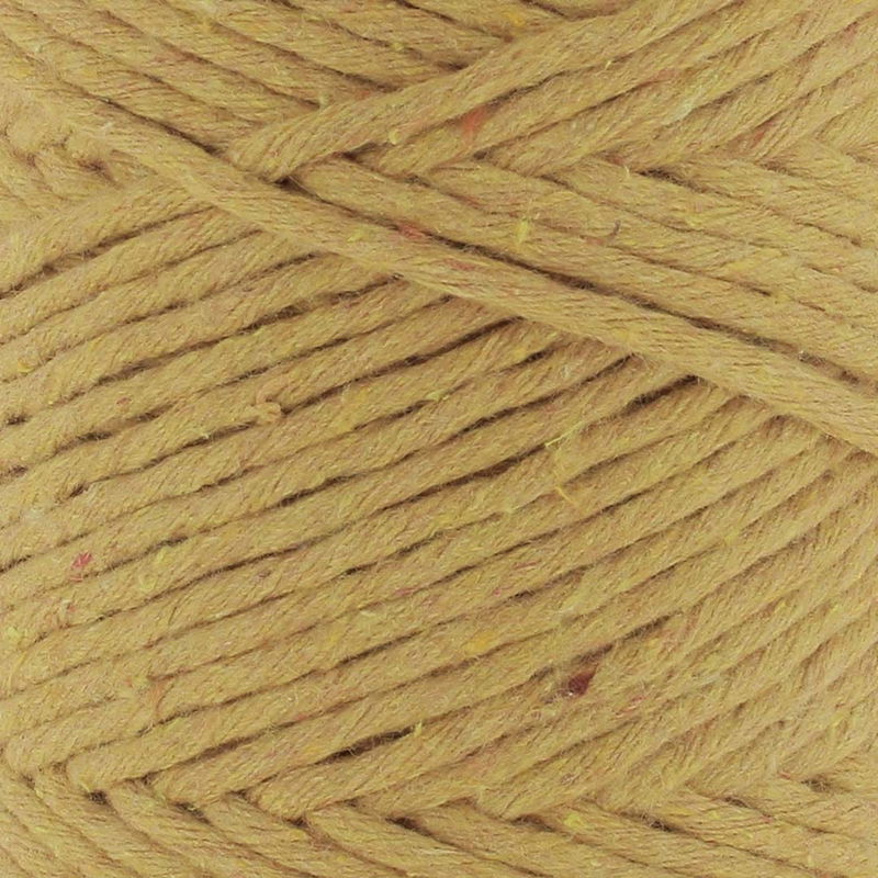 Närbild av Hoooked Spesso Chunky Cotton 500g Curry Noir garnstruktur