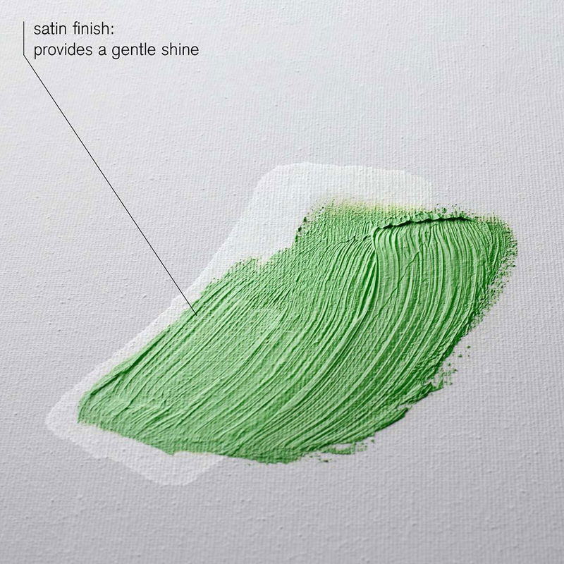 Grön färg med satinfinish som ger ett mjukt skimmer, visad på målarduk W&N Professional Satin Varnish.