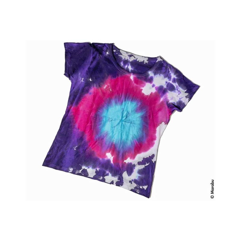 T-shirt i spiral tie-dye mönster i lila, rosa och turkos.