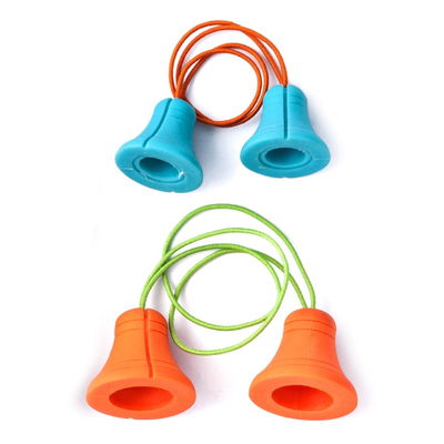 Klockformade stickskydd i gummi från Pony, i blå och orange färg, sammanlänkade med resårsnöre.