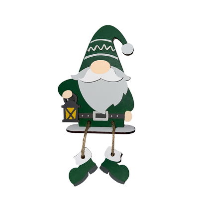 Tomte på kant med lykta DIY-kit Cria Tomte i grönt med lykta i handen, träfigur att måla själv från Cria
