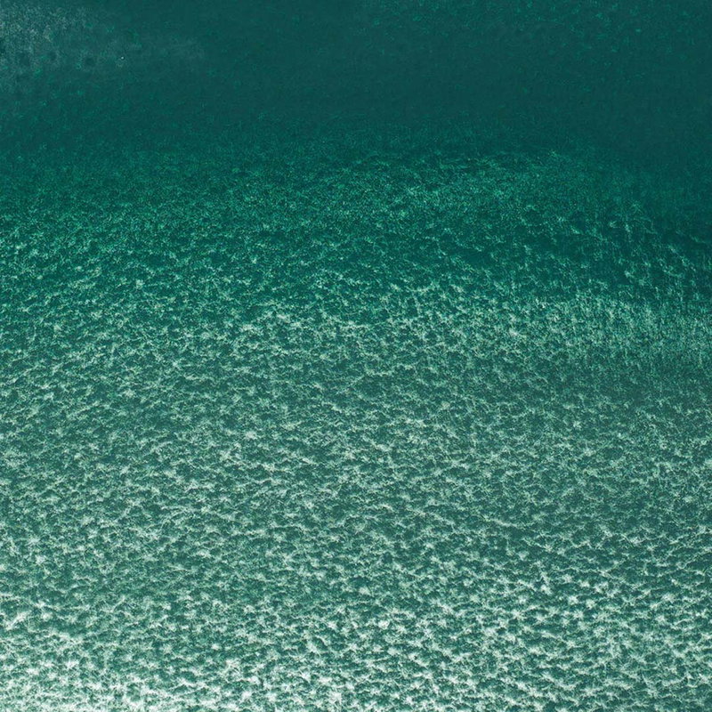 Cobalt Green Deep som djup blågrön akvarellton med granulerande struktur