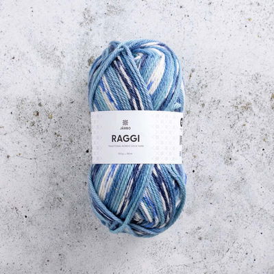 Järbo Raggi Flume Ride, blåmelerat sockgarn i ull och polyamid Järbo Raggi Flume Ride sockgarn i blå och vita nyanser