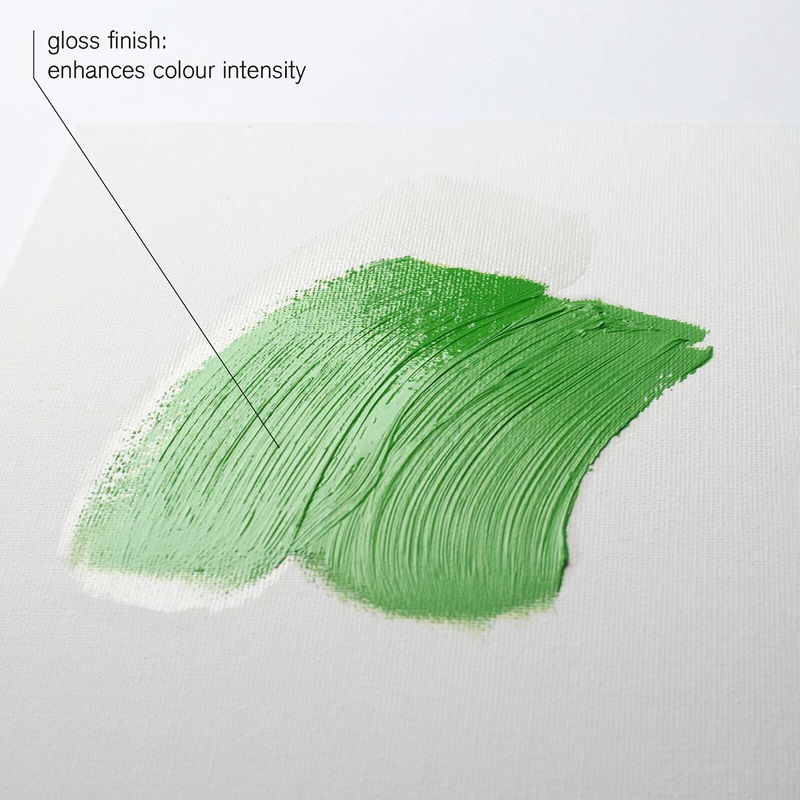 Grön färg med gloss finish som ger ett mjukt skimmer, visad på målarduk W&N Professional Satin Varnish.