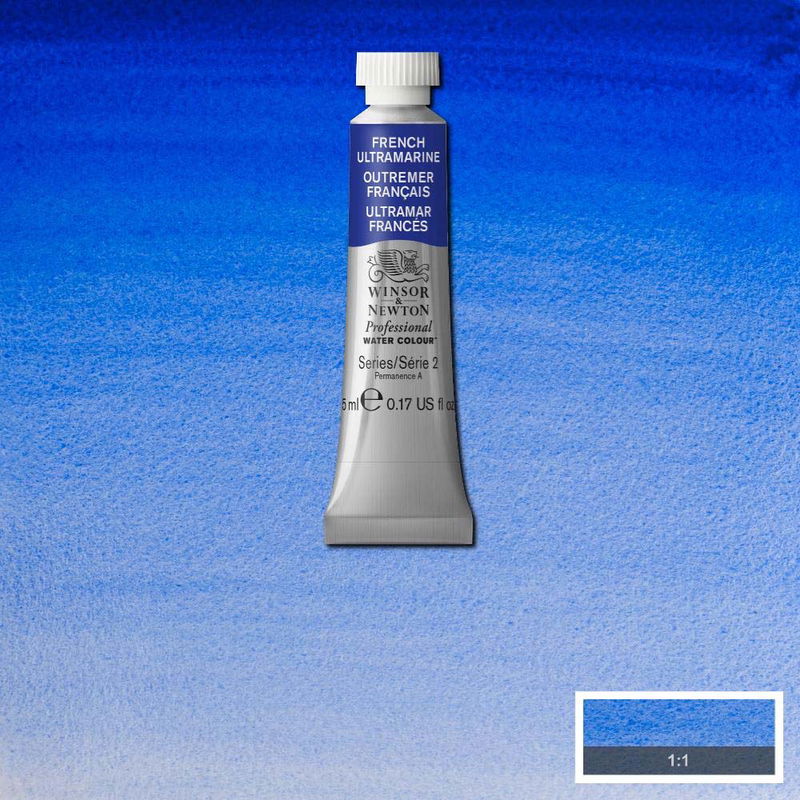 Winsor & Newton Professional Water Colour French Ultramarine i 5 ml tub som visas mot målad bakgrund i samma färg.