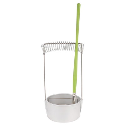 Penseltvätt i aluminium med fjäderhållare och avtagbar sil, höjd 21 cm
