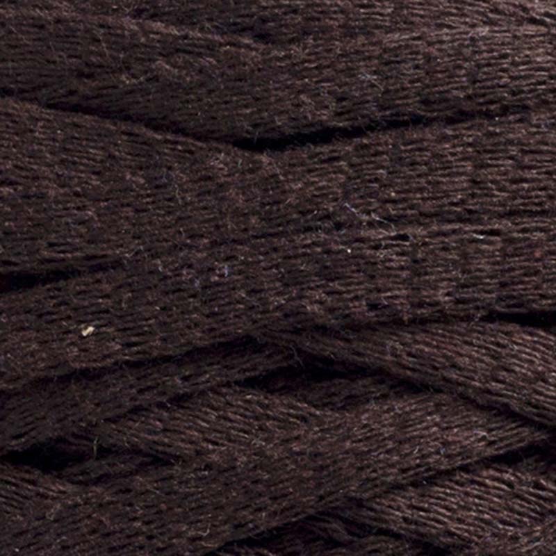 Närbild på garnet Turkish Coffe i färgen Brun ur serien Ribbon Blandgarn av Svarta Fåret